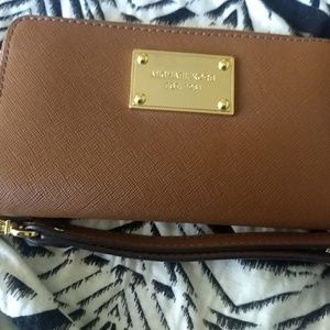 Michael Kors phone and card holder